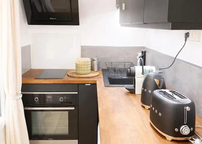 Saint-germain-des-pres - Modern-calm-bright *